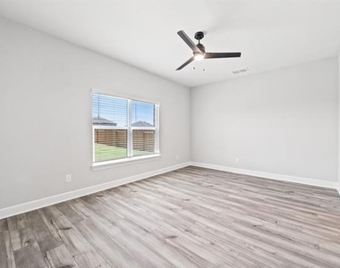 1905 Mckee Court - Photo Thumbnail 13