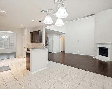 2309 Michelle Creek Drive - Photo Thumbnail 6