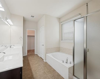 2309 Michelle Creek Drive - Photo Thumbnail 13
