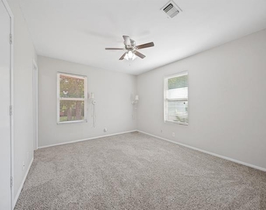 1225 W Hanna Street - Photo Thumbnail 9