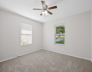 1225 W Hanna Street - Photo Thumbnail 12