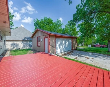 1225 W Hanna Street - Photo Thumbnail 17