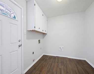 1225 W Hanna Street - Photo Thumbnail 16