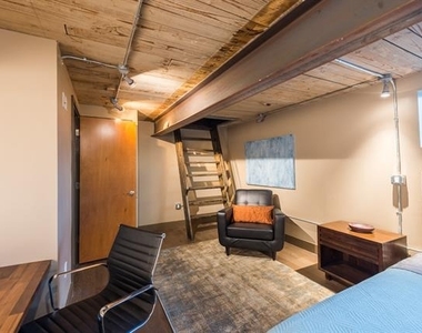 3100 Commerce Street - Photo Thumbnail 6