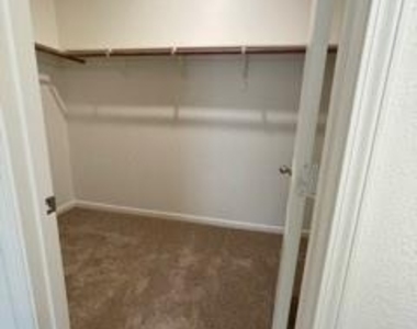 901 Bois D Arc Lane - Photo Thumbnail 8