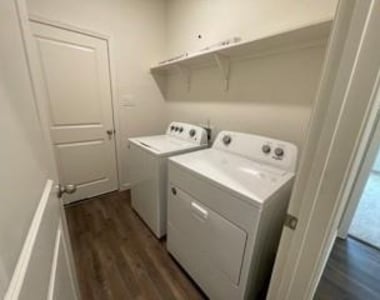 901 Bois D Arc Lane - Photo Thumbnail 6