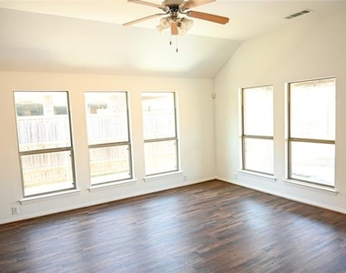 2204 Rockport Drive - Photo Thumbnail 12