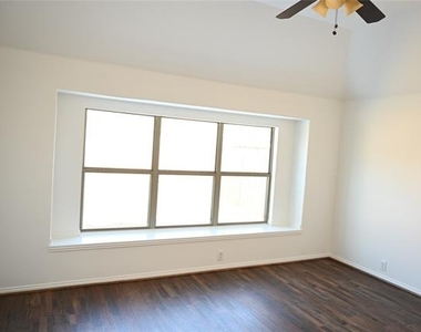2204 Rockport Drive - Photo Thumbnail 16