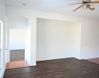 2204 Rockport Drive - Photo Thumbnail 14