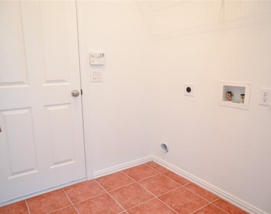 2204 Rockport Drive - Photo Thumbnail 25