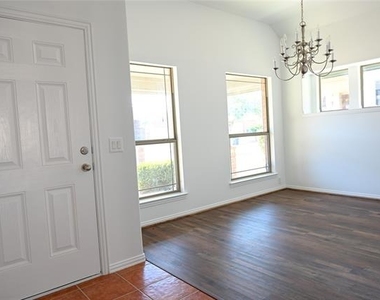 2204 Rockport Drive - Photo Thumbnail 4
