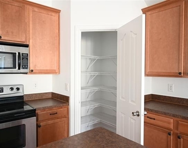 2204 Rockport Drive - Photo Thumbnail 7