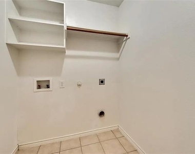 8300 Lonesome Spur Trail - Photo Thumbnail 12