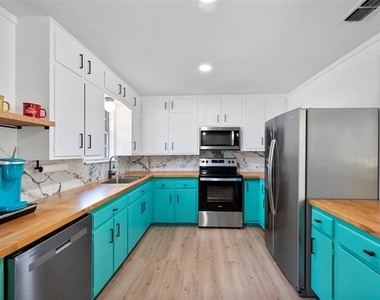 106 Earl Kay Lane - Photo Thumbnail 3