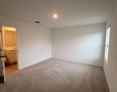 4171 Silverstein Street - Photo Thumbnail 7