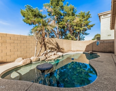 2205 S Harper -- - Photo Thumbnail 5