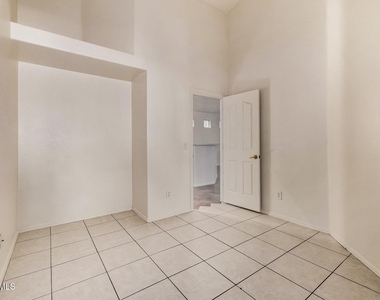 2205 S Harper -- - Photo Thumbnail 17
