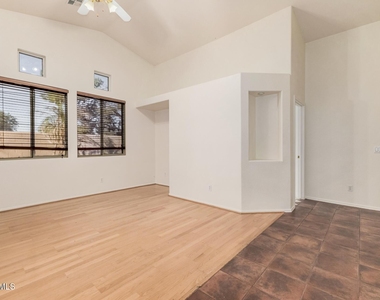 2205 S Harper -- - Photo Thumbnail 15