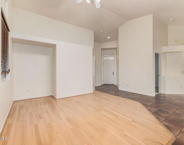 2205 S Harper -- - Photo Thumbnail 13