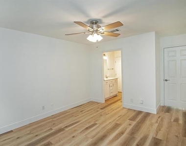 1100 Calico Lane - Photo Thumbnail 9