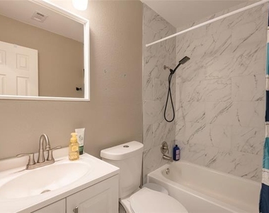 2211 Yewpon Drive - Photo Thumbnail 18