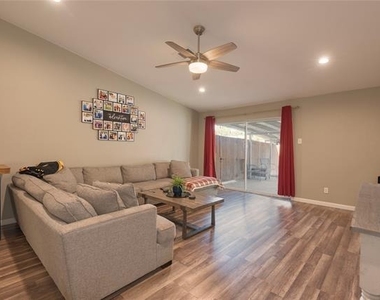 2211 Yewpon Drive - Photo Thumbnail 12