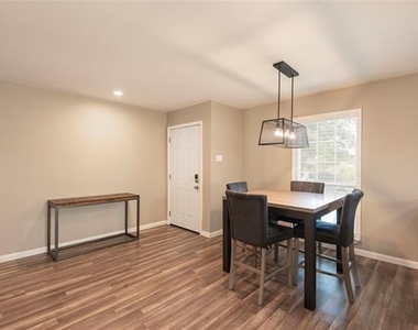 2211 Yewpon Drive - Photo Thumbnail 4