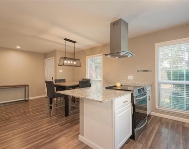 2211 Yewpon Drive - Photo Thumbnail 8