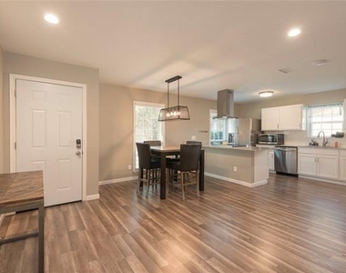 2211 Yewpon Drive - Photo Thumbnail 3