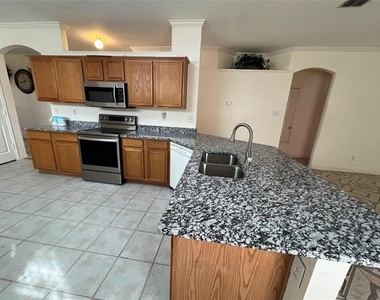 12928 Honey Locust Circle - Photo Thumbnail 8