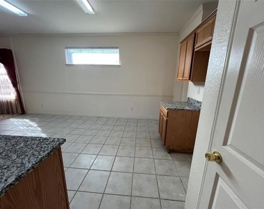 12928 Honey Locust Circle - Photo Thumbnail 7
