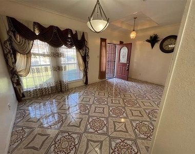12928 Honey Locust Circle - Photo Thumbnail 5