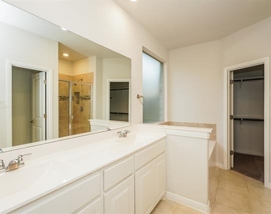 1016 Napier Way - Photo Thumbnail 12