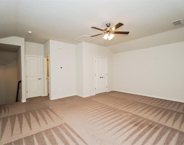 1016 Napier Way - Photo Thumbnail 11
