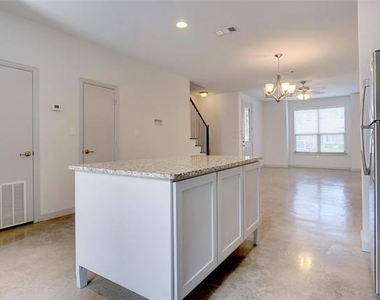 3427 W 6th Street - Photo Thumbnail 9