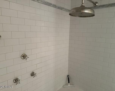 2201 E Grapevine Drive - Photo Thumbnail 13