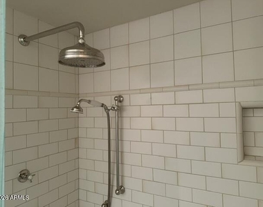 2201 E Grapevine Drive - Photo Thumbnail 23