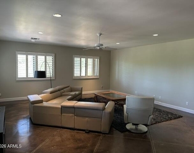 2201 E Grapevine Drive - Photo Thumbnail 16