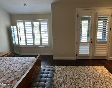 2201 E Grapevine Drive - Photo Thumbnail 10