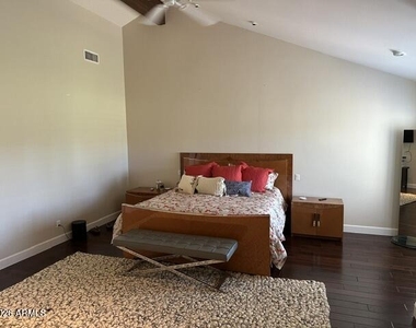 2201 E Grapevine Drive - Photo Thumbnail 9