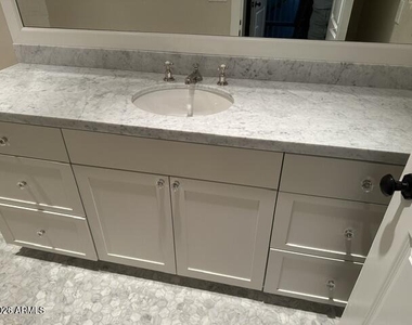 2201 E Grapevine Drive - Photo Thumbnail 7