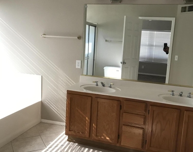 18871 N 75th Drive - Photo Thumbnail 5