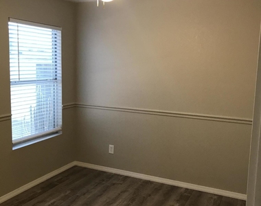 18871 N 75th Drive - Photo Thumbnail 11