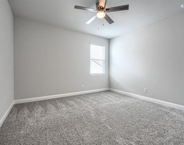 724 Portina Drive - Photo Thumbnail 26