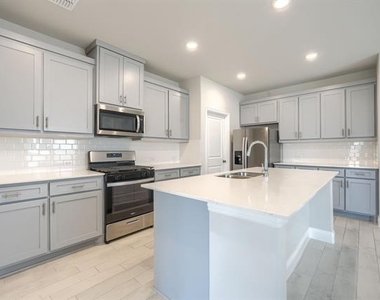 724 Portina Drive - Photo Thumbnail 7