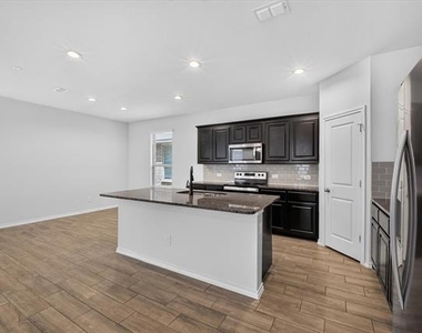 3304 Shortgrass Lane - Photo Thumbnail 7
