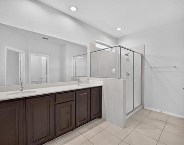 3304 Shortgrass Lane - Photo Thumbnail 12