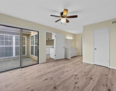 6005 Dooley Drive - Photo Thumbnail 14