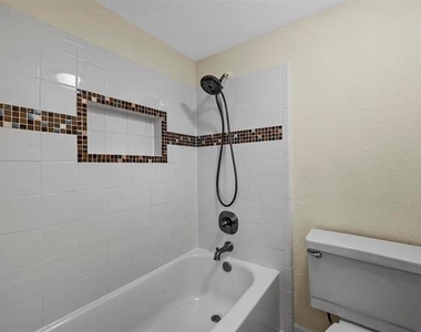 6005 Dooley Drive - Photo Thumbnail 18