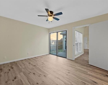 6005 Dooley Drive - Photo Thumbnail 15